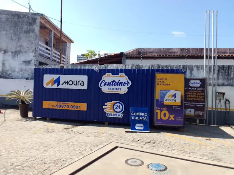 Contêiner azul da Conteiner das Baterias na Farolândia, em Aracaju